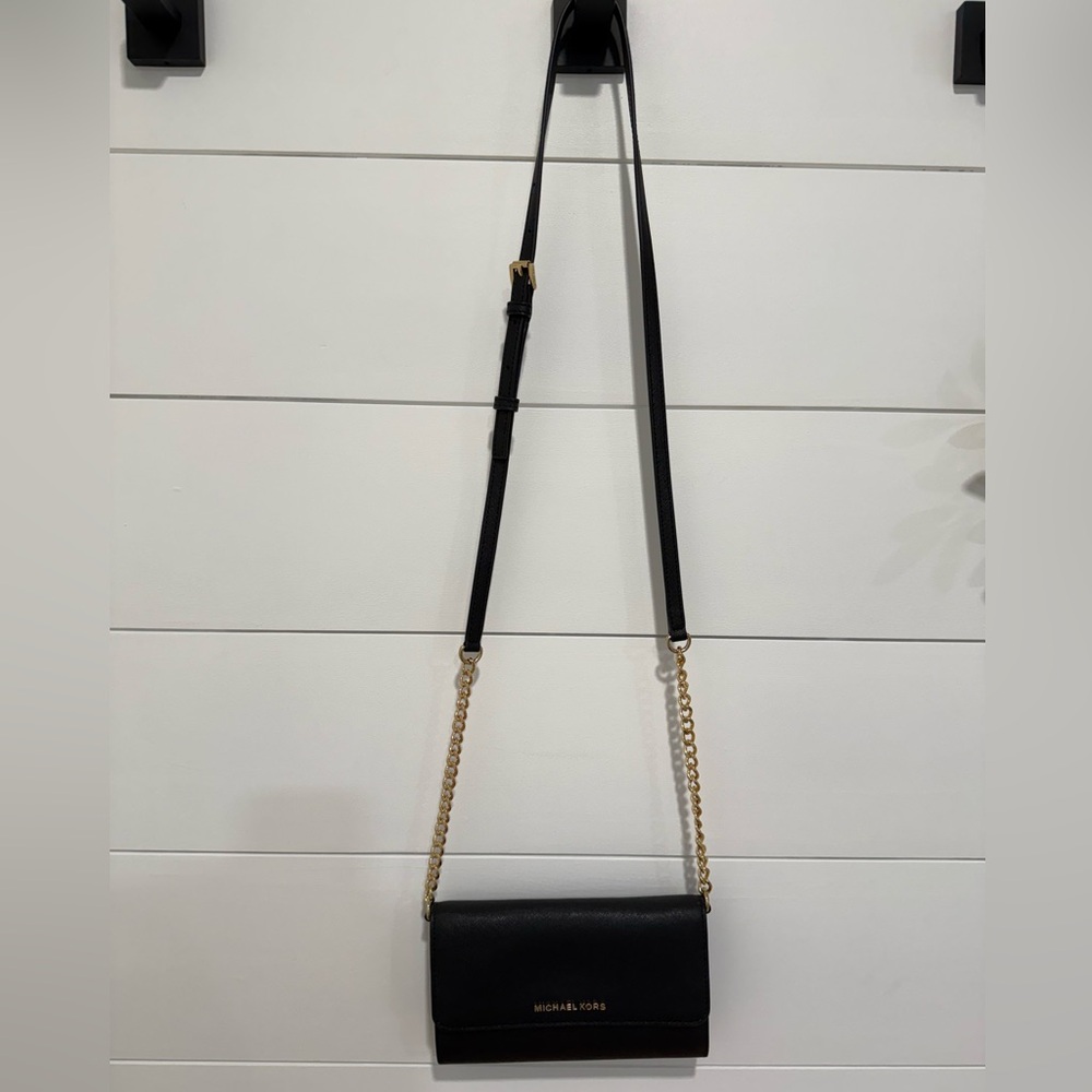 Michael Kors Black Crossbody with Gold Chain - Picture 5 of 13